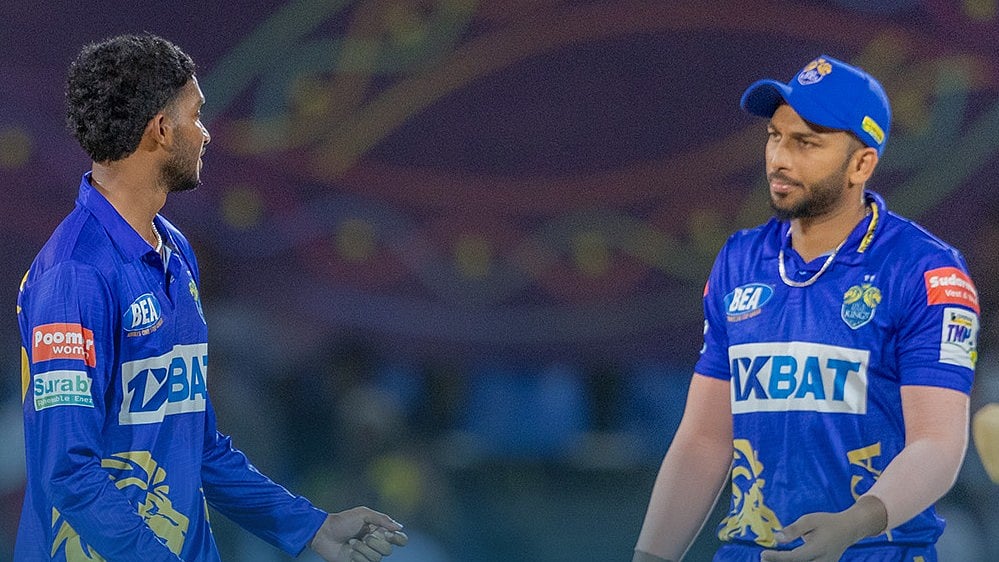 Photo: X/ @LycaKovaiKings : Luca Kovai Kings captain Sharukh Khan (R) with his team mate during TNPL 2024.